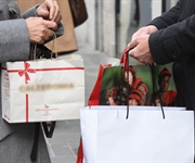 Natale, 1 italiano su 2 pronto a riciclare, risparmi per 3,4 miliardi
