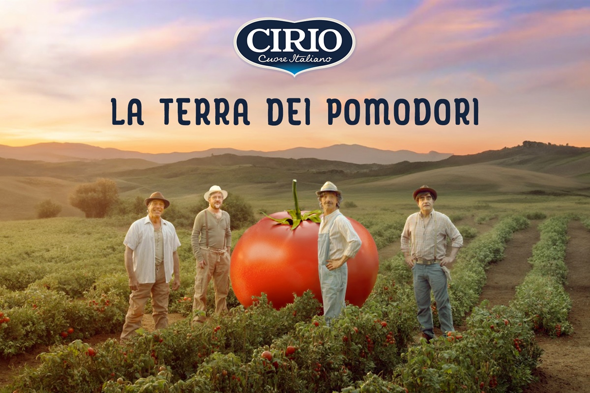 Cirio, nuovo spot con Elio e le Storie tese, così si celebra l’Italia, la terra dei pomodori