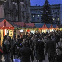 Natale, gli italiani spenderanno 3,2 miliardi per il cenone