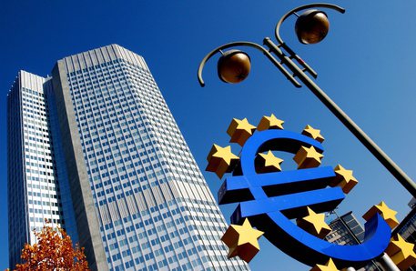 Bce, ripresa economia mondiale più rapida delle attese